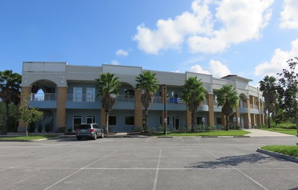 Town Center Medical Office Building: 57 Town Ct, Palm Coast, FL 32164